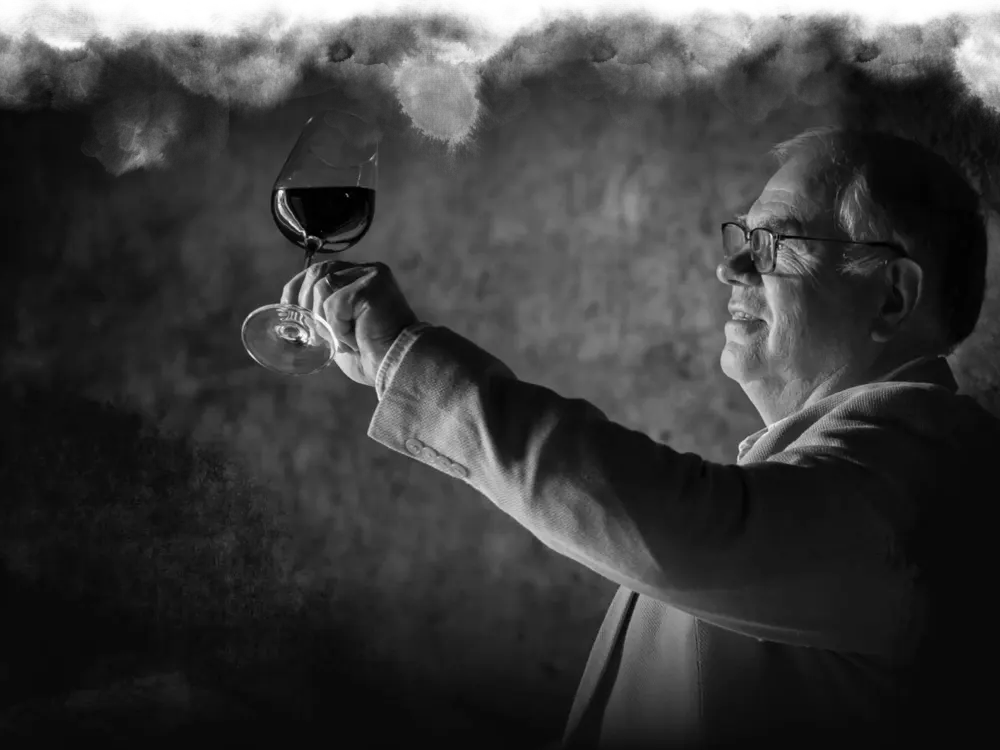 Winemaker Gary Baumgarten raising a glass of Sieraad